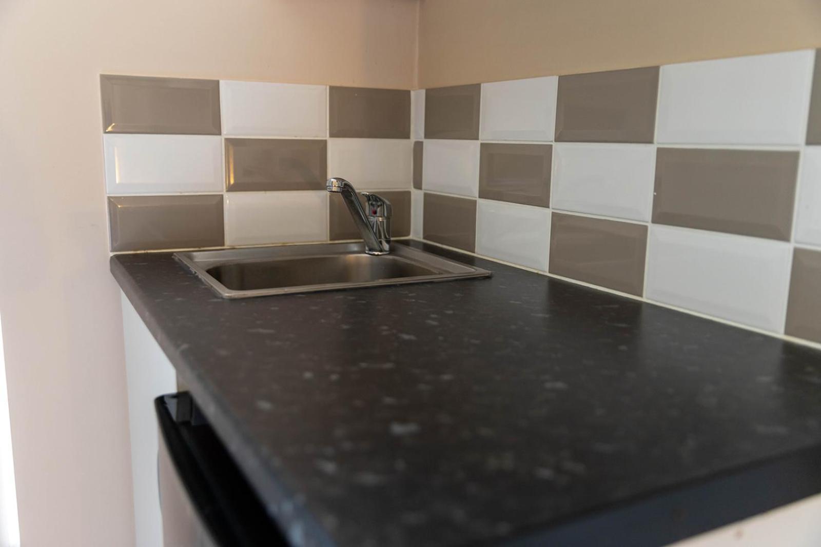 Roger Ground Guest House - With Onsite Car Parking Windermere Ngoại thất bức ảnh