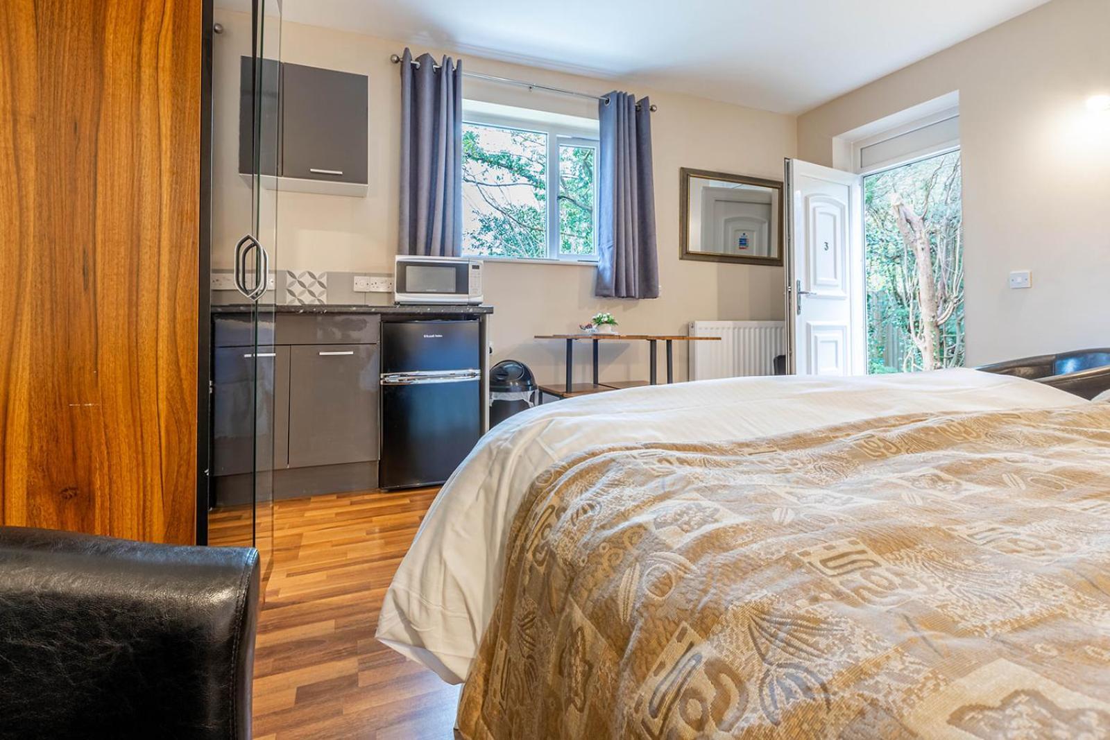 Roger Ground Guest House - With Onsite Car Parking Windermere Ngoại thất bức ảnh